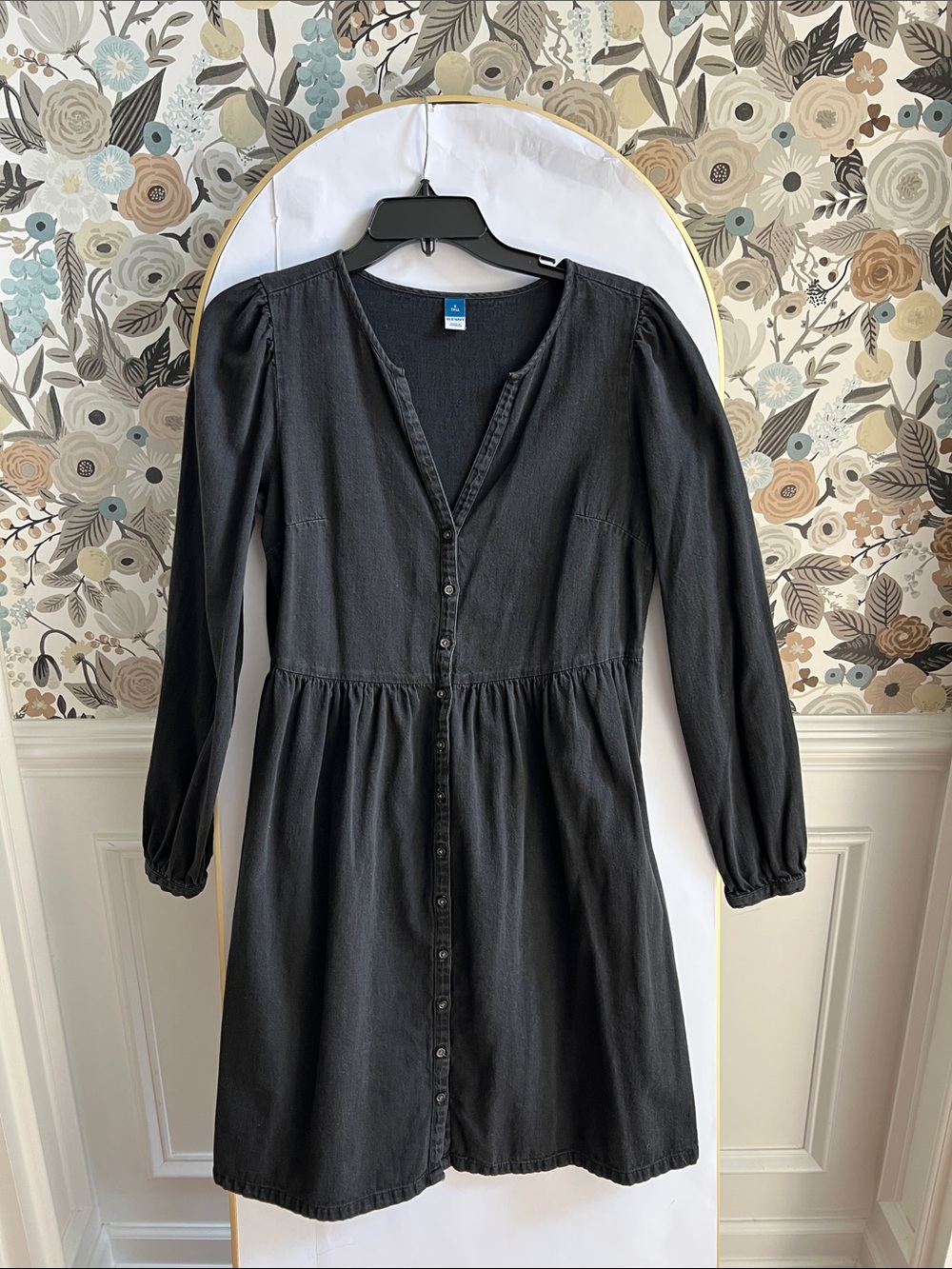 Old navy black button up long sleeve dress
